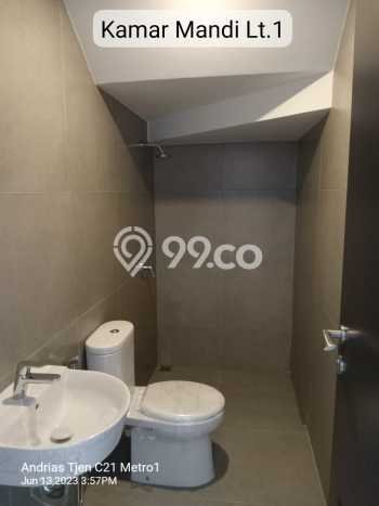 Rumah di Cakung, 2 KM, Lingkungan Elite, LT 84m² Bangunan 100m² Rumah di Cakung, 2 KM, Lingkungan Elite, LT 84m² Bangunan 100m²