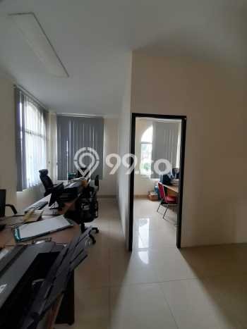 KAWASAN BISNIS! Ruko di , Luas 180m2m², Area Strategis KAWASAN BISNIS! Ruko di , Luas 180m2m², Area Strategis