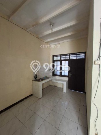 Rumah Modern di Taman Kopo Indah, Bandung, Luas 102m2m² LB 90m2m² Rumah Modern di Taman Kopo Indah, Bandung, Luas 102m2m² LB 90m2m²
