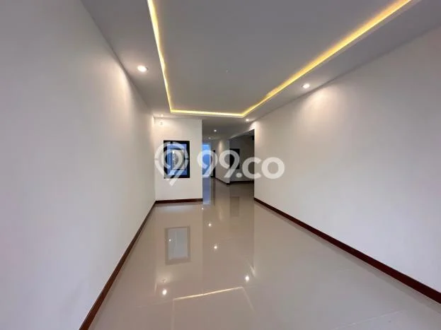 Rumah Mewah LB 255m2 Siap Pakai Desain Elegan di Cinere, Jakarta Selatan Rumah Mewah LB 255m2 Siap Pakai Desain Elegan di Cinere, Jakarta Selatan
