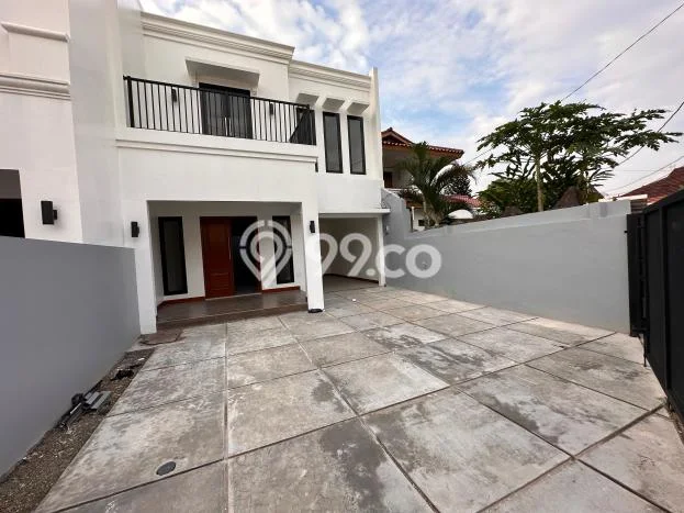 Rumah Mewah LB 255m2 Siap Pakai Desain Elegan di Cinere, Jakarta Selatan Rumah Mewah LB 255m2 Siap Pakai Desain Elegan di Cinere, Jakarta Selatan