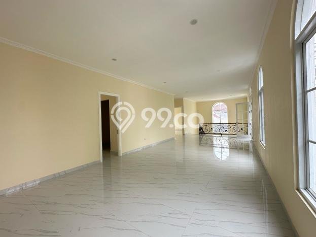 Dijual Rumah Luas Elegan Dengan View Eksklusif di Cinere, Jakarta Selatan Dijual Rumah Luas Elegan Dengan View Eksklusif di Cinere, Jakarta Selatan