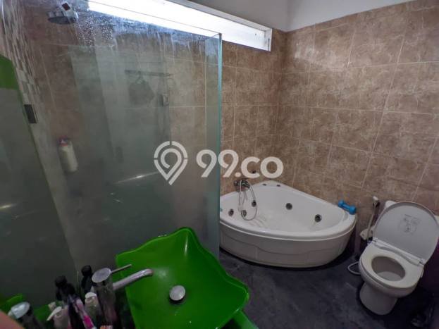 Dijual Rumah Luas Megah Dengan View Eksklusif di Taman Royal, Tangerang Dijual Rumah Luas Megah Dengan View Eksklusif di Taman Royal, Tangerang