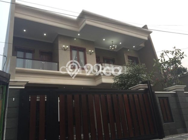 Dijual Rumah Luas Elegan Dengan View Eksklusif di Jatiwaringin, Jakarta Timur Dijual Rumah Luas Elegan Dengan View Eksklusif di Jatiwaringin, Jakarta Timur