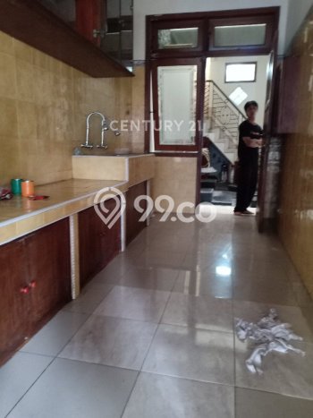 Rumah Sewa Jakarta Timur LT 260m2 LB 200m2 Area Rawamangun Rumah Sewa Jakarta Timur LT 260m2 LB 200m2 Area Rawamangun