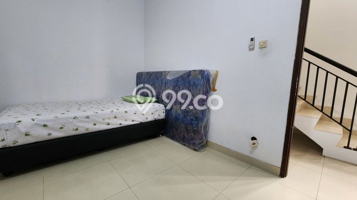 Lokasi strategis! Rumah siap huni disewakan di Depok LB 125m2 Lokasi strategis! Rumah siap huni disewakan di Depok LB 125m2