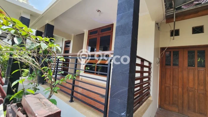 Lokasi terbaik! Rumah siap pakai dikontrakkan di Ngaglik LB 120m2 Lokasi terbaik! Rumah siap pakai dikontrakkan di Ngaglik LB 120m2