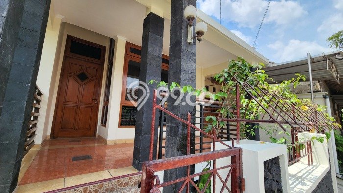 Lokasi terbaik! Rumah siap pakai dikontrakkan di Ngaglik LB 120m2 Lokasi terbaik! Rumah siap pakai dikontrakkan di Ngaglik LB 120m2