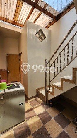 Lokasi terbaik! Rumah siap pakai dikontrakkan di Ngaglik LB 120m2 Lokasi terbaik! Rumah siap pakai dikontrakkan di Ngaglik LB 120m2