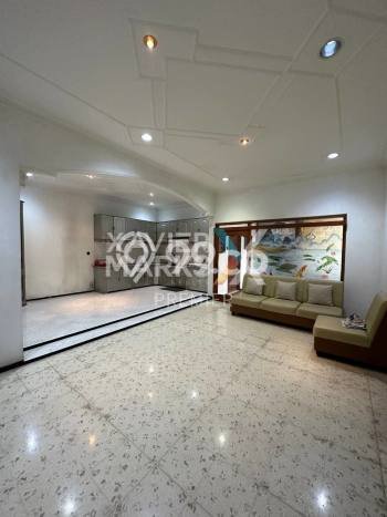 Lokasi strategis! Rumah siap huni dikontrakkan di Klojen LB 200m2 Lokasi strategis! Rumah siap huni dikontrakkan di Klojen LB 200m2
