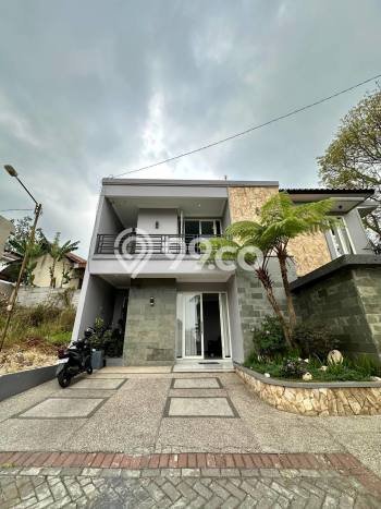 For Sale Vila Kawasan Junrejo, Dimensi 298m2m², Lokasi Premium For Sale Vila Kawasan Junrejo, Dimensi 298m2m², Lokasi Premium