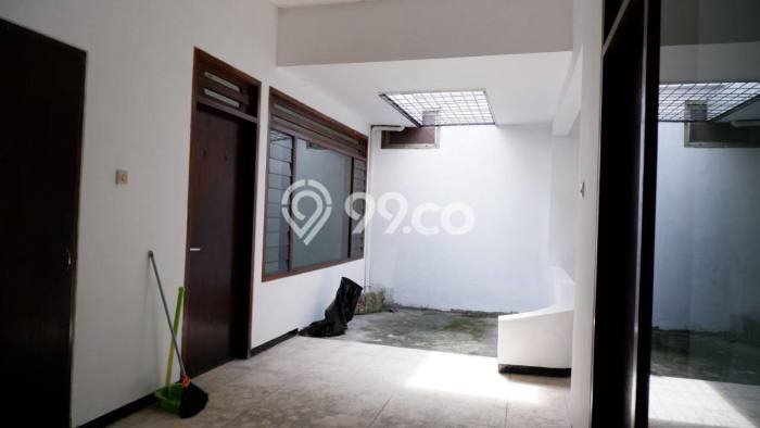 Ruko untuk disewa di Klojen punya LT 94m2 & LB 188m2 harga sewa kompetitif Ruko untuk disewa di Klojen punya LT 94m2 & LB 188m2 harga sewa kompetitif