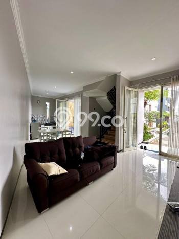 For Sale Vila Kawasan Junrejo, Dimensi 298m2m², Lokasi Premium For Sale Vila Kawasan Junrejo, Dimensi 298m2m², Lokasi Premium