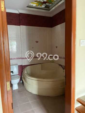 Rumah Strategis di Sudirman, Bandung, Luas 432m2m² Bangunan 450m2m² - BISA KPR! Rumah Strategis di Sudirman, Bandung, Luas 432m2m² Bangunan 450m2m² - BISA KPR!