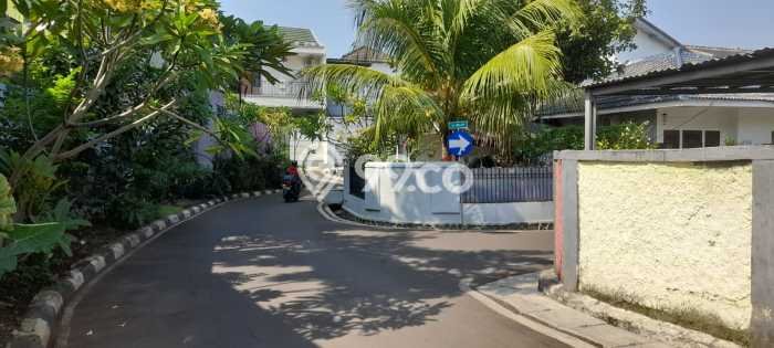 For Sale Hunian Rumah Nyaman 3 KT di Bintaro, Tangerang Selatan For Sale Hunian Rumah Nyaman 3 KT di Bintaro, Tangerang Selatan