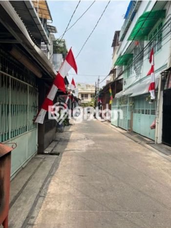 Rumah Minimalis 4 KT di Jelambar Jakarta Barat Rumah Minimalis 4 KT di Jelambar Jakarta Barat