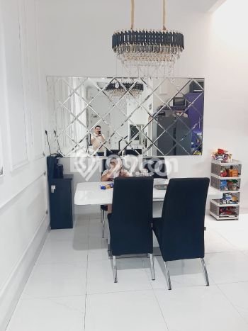 Jual Rumah Eksklusif 3 KT di Jelambar, Jakarta Barat Jual Rumah Eksklusif 3 KT di Jelambar, Jakarta Barat