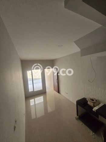 Rumah Luas Asri 3 KT Siap Pakai di Duri Kepa Jakarta Barat Rumah Luas Asri 3 KT Siap Pakai di Duri Kepa Jakarta Barat