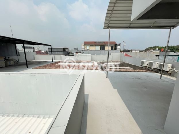 Ready to Use! Premium House LT 360m2 Desain Elegan di Jelambar Ready to Use! Premium House LT 360m2 Desain Elegan di Jelambar