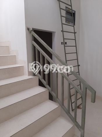 Unit Ruko Dijual di Jakarta Barat LT 72m2 & LB 223m2 Unit Ruko Dijual di Jakarta Barat LT 72m2 & LB 223m2