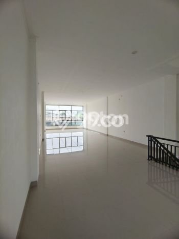 Ruko Dijual di Periuk LT 186m2, LB 243m2 Solusi Investasi Cerdas Ruko Dijual di Periuk LT 186m2, LB 243m2 Solusi Investasi Cerdas