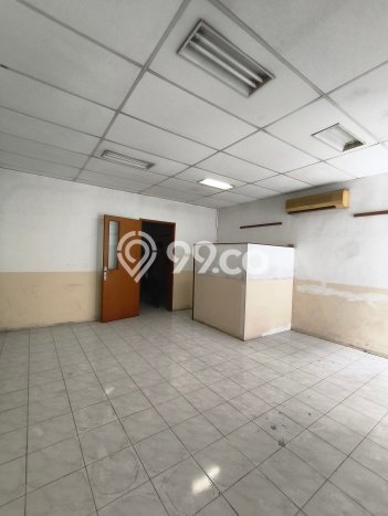 Ruko Dijual di Prime Area Jakarta Barat Luas 235m2 Ruko Dijual di Prime Area Jakarta Barat Luas 235m2
