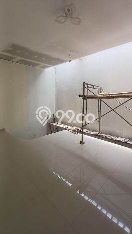 Jual Rumah Luas Elegan Dengan View Eksklusif di Meruya, Jakarta Barat Jual Rumah Luas Elegan Dengan View Eksklusif di Meruya, Jakarta Barat