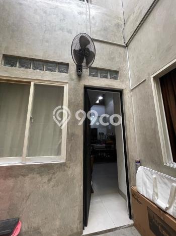 Hunian Mewah LB 130m2 Siap Pakai Desain Elegan di Meruya, Jakarta Barat Hunian Mewah LB 130m2 Siap Pakai Desain Elegan di Meruya, Jakarta Barat