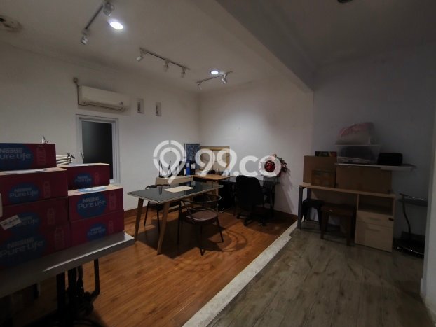 Rumah Luas Asri 1 KT Siap Huni di Meruya Jakarta Barat Rumah Luas Asri 1 KT Siap Huni di Meruya Jakarta Barat