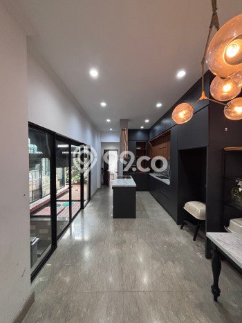 Ready to Use! Premium House LT 200m2 Desain Elegan di Lippo Karawaci Ready to Use! Premium House LT 200m2 Desain Elegan di Lippo Karawaci