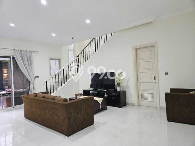 Rumah Elit LB 194m2 Siap Huni Desain Elegan di Gading Serpong The Spring, Tangerang Rumah Elit LB 194m2 Siap Huni Desain Elegan di Gading Serpong The Spring, Tangerang
