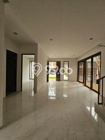 Siap Huni Rumah Mewah 4 Kamar di Cisauk Dekat ke Mana Saja Siap Huni Rumah Mewah 4 Kamar di Cisauk Dekat ke Mana Saja