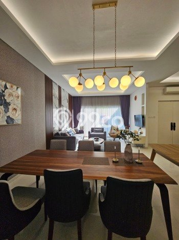 Rumah Mewah LB 257m2 Siap Pakai Desain Elegan di Gading Serpong, Tangerang Rumah Mewah LB 257m2 Siap Pakai Desain Elegan di Gading Serpong, Tangerang