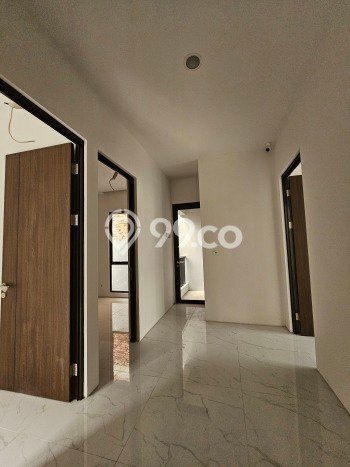 Siap Huni Rumah Mewah 4 Kamar di Cisauk Dekat ke Mana Saja Siap Huni Rumah Mewah 4 Kamar di Cisauk Dekat ke Mana Saja