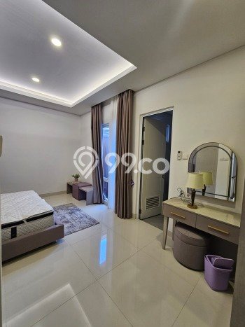 Rumah Mewah LB 257m2 Siap Pakai Desain Elegan di Gading Serpong, Tangerang Rumah Mewah LB 257m2 Siap Pakai Desain Elegan di Gading Serpong, Tangerang