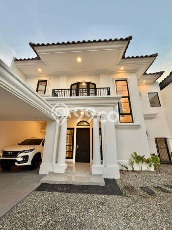 Rumah Mewah LB 280m2 Siap Pakai Desain Elegan di BSD Puspita Loka, Tangerang Rumah Mewah LB 280m2 Siap Pakai Desain Elegan di BSD Puspita Loka, Tangerang
