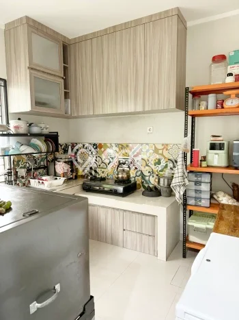 Hunian Cantik Modern Lb 200m2 di Cipondoh, Tangerang Hunian Cantik Modern Lb 200m2 di Cipondoh, Tangerang