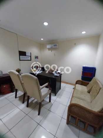 Ruko Area Bisnis di Cinere, Luas 300m2m², Jalan Utama Ruko Area Bisnis di Cinere, Luas 300m2m², Jalan Utama