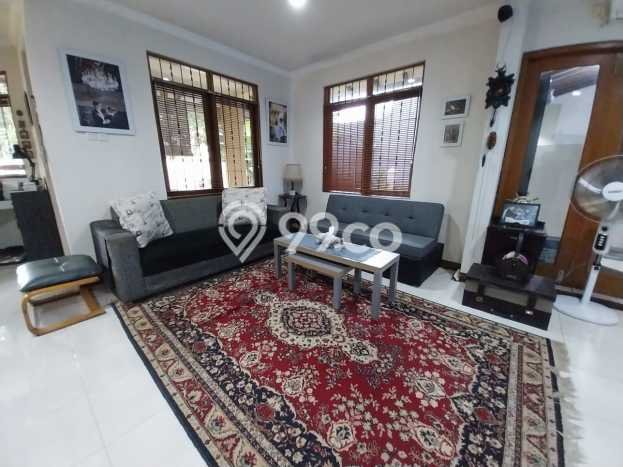 Rumah Mewah Siap Huni LT 300m2 di Cinere, Depok Rumah Mewah Siap Huni LT 300m2 di Cinere, Depok
