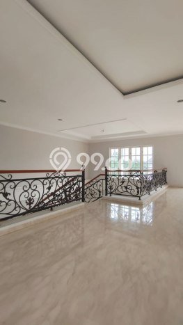 Rumah Strategis dengan 5 Kamar Tidur dan 5 Kamar Mandi di Kawasan Ampera, Jakarta Selatan Rumah Strategis dengan 5 Kamar Tidur dan 5 Kamar Mandi di Kawasan Ampera, Jakarta Selatan