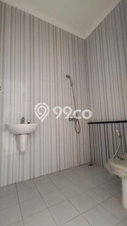 Rumah Strategis dengan 5 Kamar Tidur dan 5 Kamar Mandi di Kawasan Ampera, Jakarta Selatan Rumah Strategis dengan 5 Kamar Tidur dan 5 Kamar Mandi di Kawasan Ampera, Jakarta Selatan