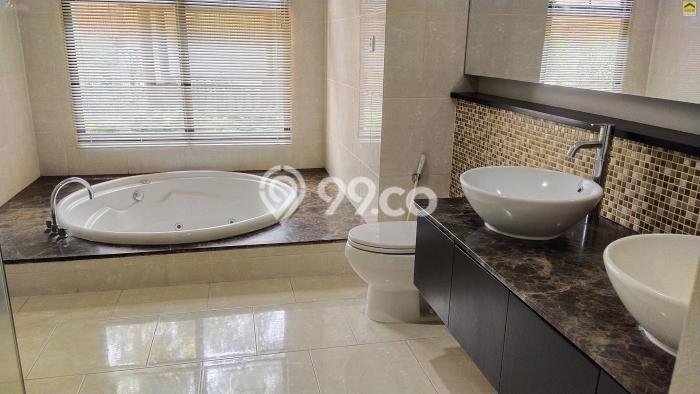 Dijual Rumah Luas Elegan Dengan View Cantik di Kebagusan, Jakarta Selatan Dijual Rumah Luas Elegan Dengan View Cantik di Kebagusan, Jakarta Selatan