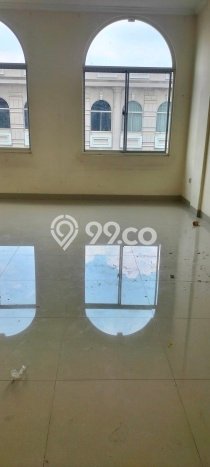 LOKASI STRATEGIS! Ruko Disewakan Kawasan Green Lake City, Luas 240m², Area Bisnis LOKASI STRATEGIS! Ruko Disewakan Kawasan Green Lake City, Luas 240m², Area Bisnis