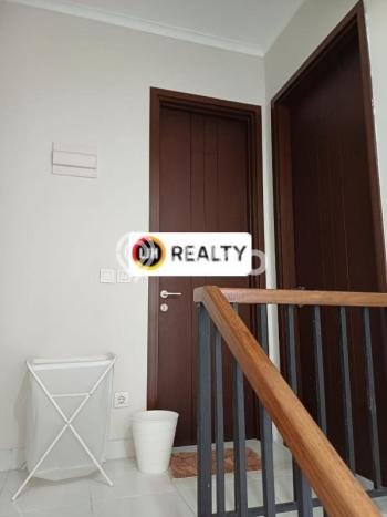 HOT DEAL! Rumah area BSD City, 3 KT, Area Strategis, Luas 98m² LB 125m² HOT DEAL! Rumah area BSD City, 3 KT, Area Strategis, Luas 98m² LB 125m²
