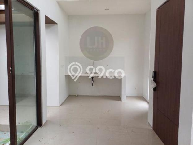 Jual Rumah Eksklusif 2 KT di BSD City, Tangerang Jual Rumah Eksklusif 2 KT di BSD City, Tangerang