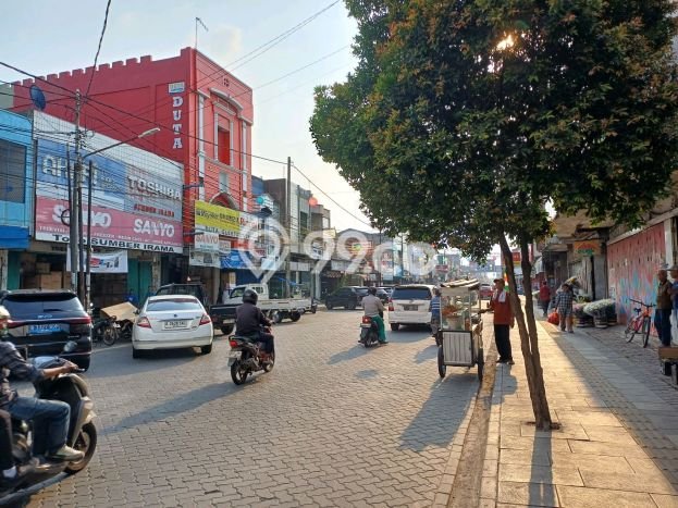 Ruko Dijual Lokasi Emas di Karawang Barat Luas 100m2 Ruko Dijual Lokasi Emas di Karawang Barat Luas 100m2
