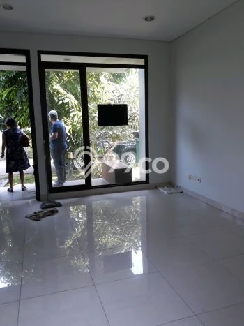Rumah Elit Modern Siap Huni di BSD City Tangerang Rumah Elit Modern Siap Huni di BSD City Tangerang