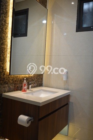Ready to Use! Luxury House LT 300m2 Desain Modern di BSD City Ready to Use! Luxury House LT 300m2 Desain Modern di BSD City