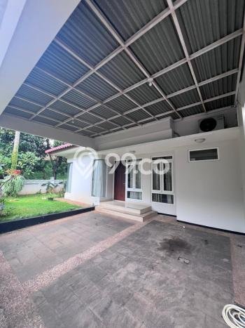 Ready to Use! Luxury House LT 220m2 Desain Modern di Cibubur Ready to Use! Luxury House LT 220m2 Desain Modern di Cibubur
