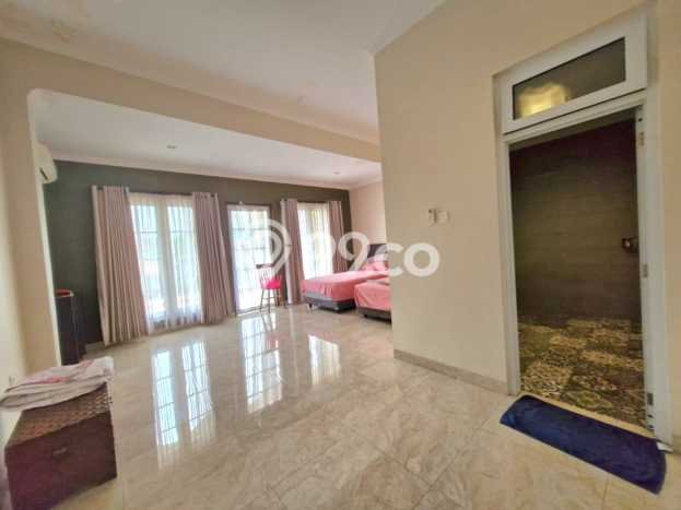 For Sale! Luxury House LT 300m2 Desain Modern di Pondok Kelapa For Sale! Luxury House LT 300m2 Desain Modern di Pondok Kelapa